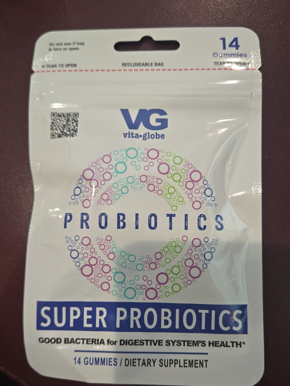 VG vita-globe Super Probiotics Gummies - White with Blue, Green, Purple Accents
